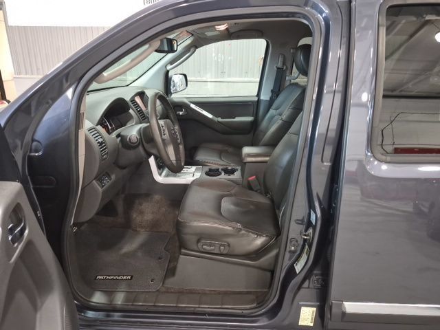 Used 2011 Nissan Pathfinder Silver AWD/4WD image 9