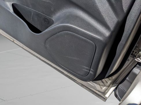 Used 2021 Nissan Rogue Platinum image 25