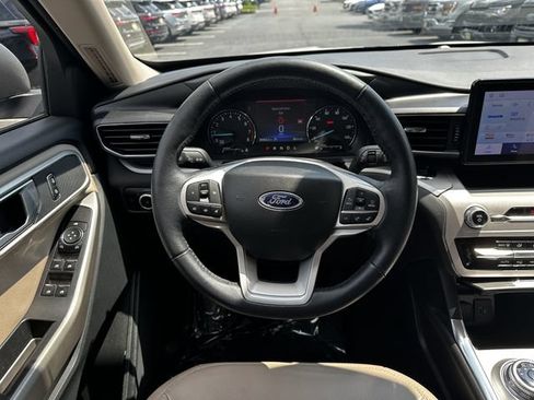 Used 2023 Ford Explorer XLT w/ Equipment Group 202A AWD/4WD image 14