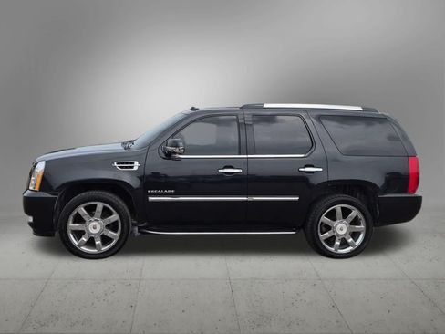 Used 2010 Cadillac Escalade Luxury AWD/4WD image 3