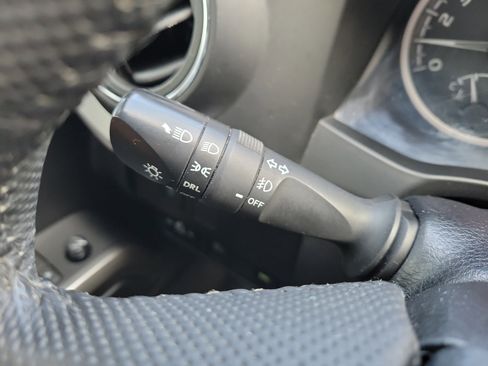 Used 2020 Toyota Tacoma SR5 image 28