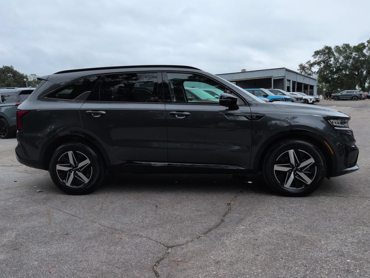 Used 2023 Kia Sorento EX FWD image 4
