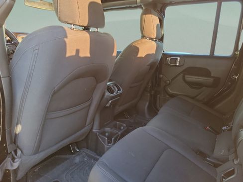 Used 2023 Jeep Gladiator Sport AWD/4WD image 9