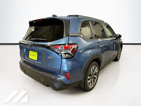 Used 2025 Subaru Forester Touring AWD/4WD image 5