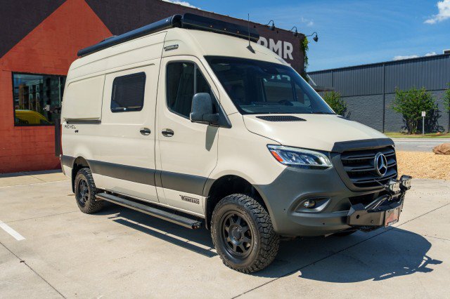 Used 2020 Mercedes-Benz Sprinter 2500 image 3