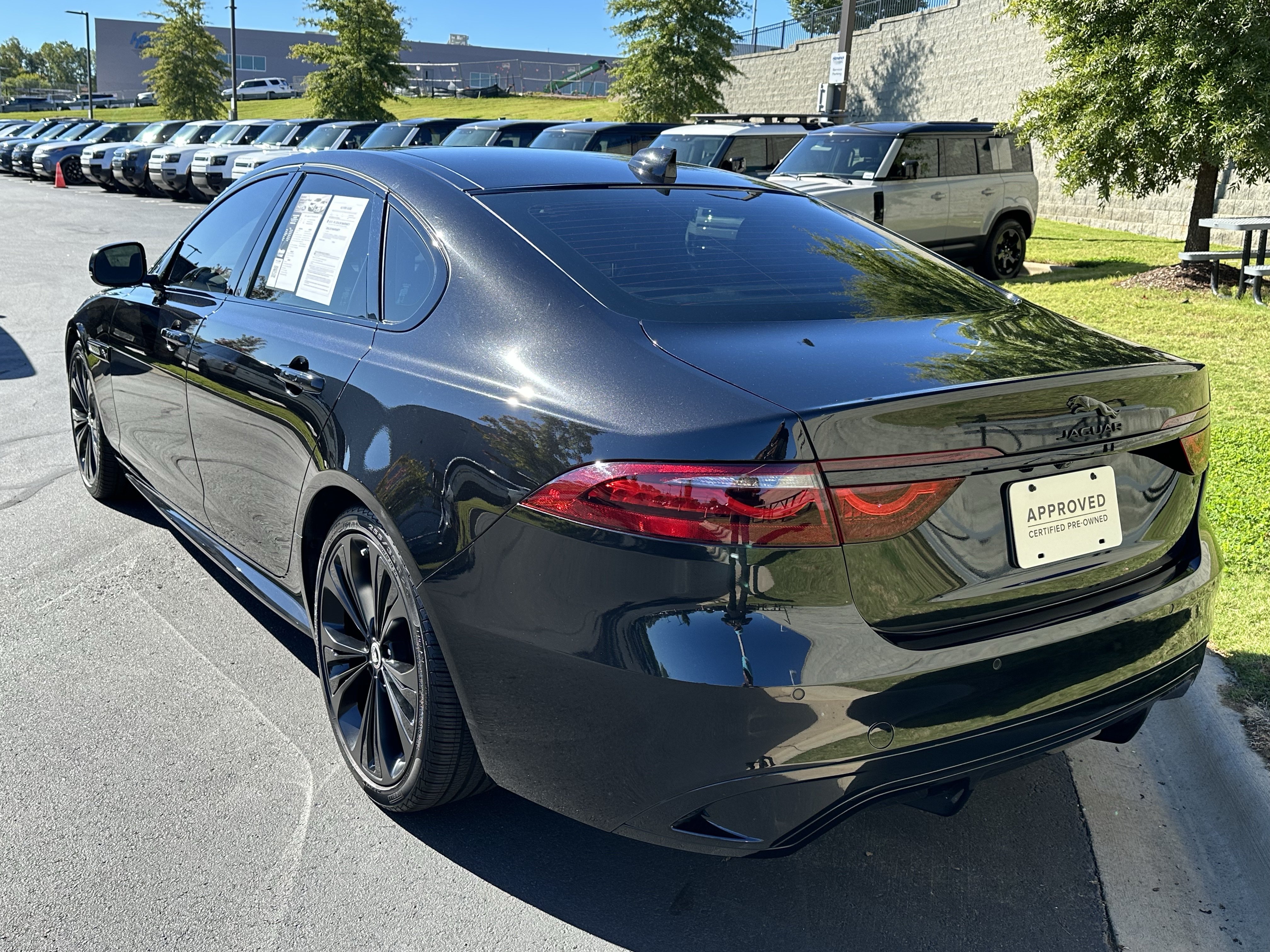 Certified 2024 Jaguar XF R-Dynamic SE AWD/4WD image 4