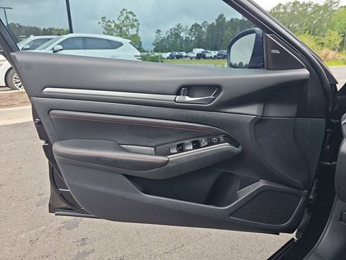 Used 2023 Nissan Altima 2.5 SR FWD image 29