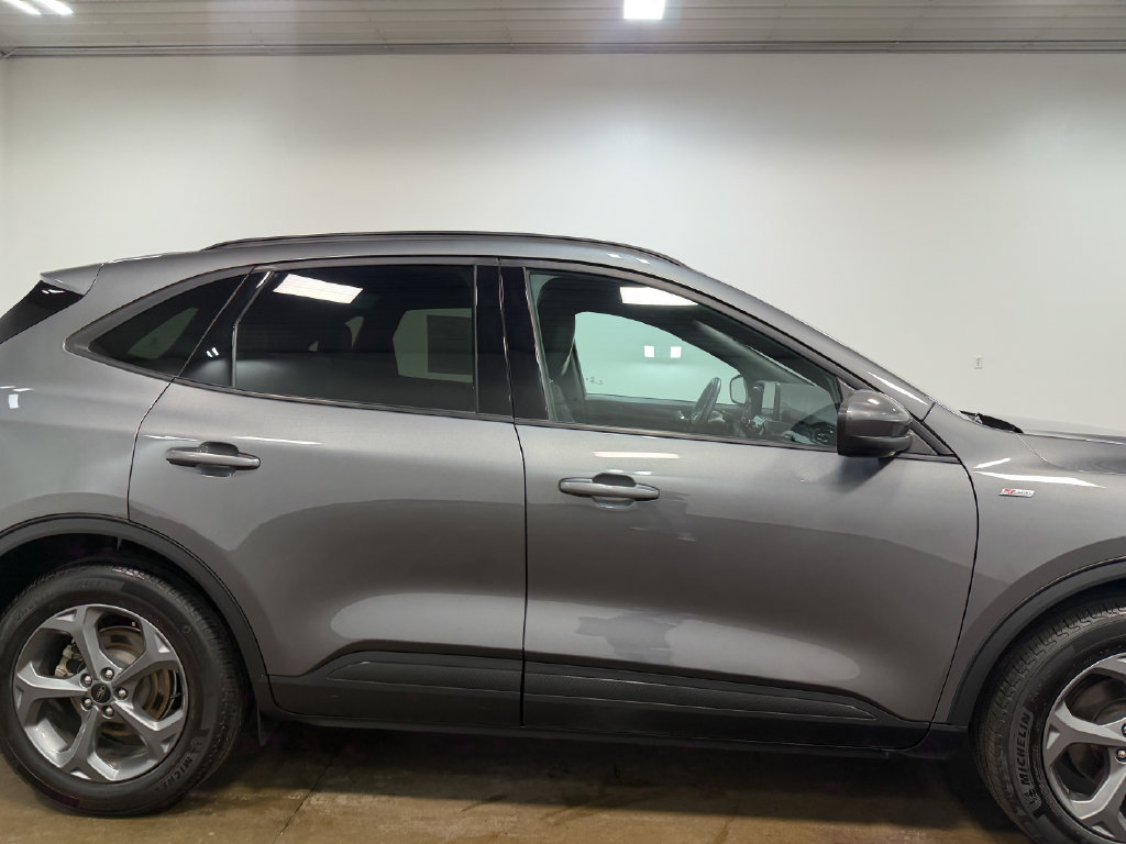 Used 2025 Ford Escape ST-Line Select AWD/4WD image 32