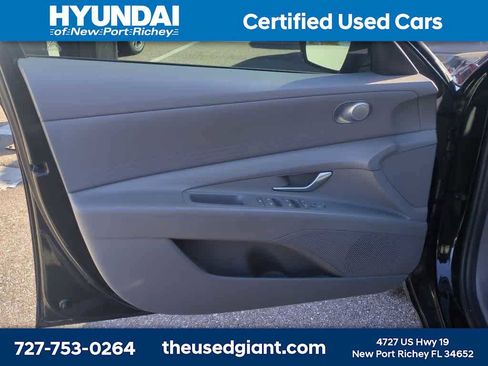 Used 2023 Hyundai Elantra SEL image 9
