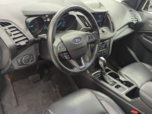Used 2019 Ford Escape SEL image 3