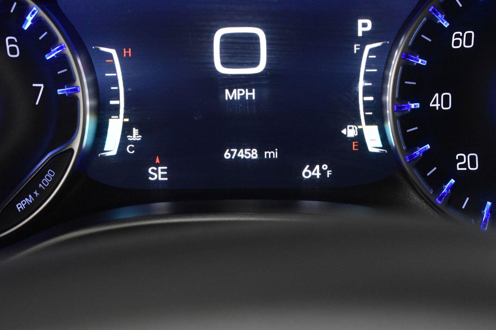 Used 2023 Chrysler Pacifica Touring-L FWD image 21
