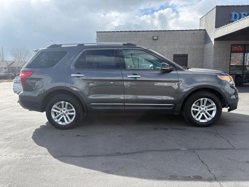 Used 2015 Ford Explorer XLT w/ Equipment Group 202B image 4
