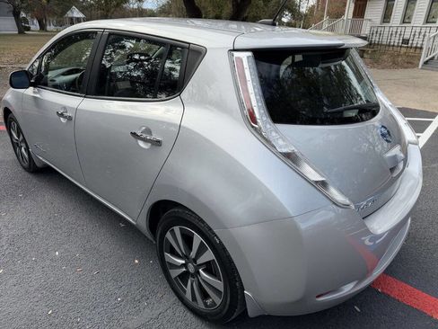 Used 2015 Nissan Leaf SL w/ Premium Package image 3
