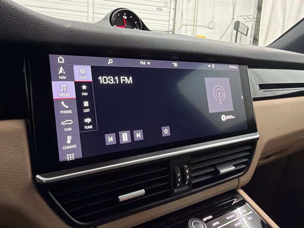 Used 2019 Porsche Cayenne AWD/4WD image 18
