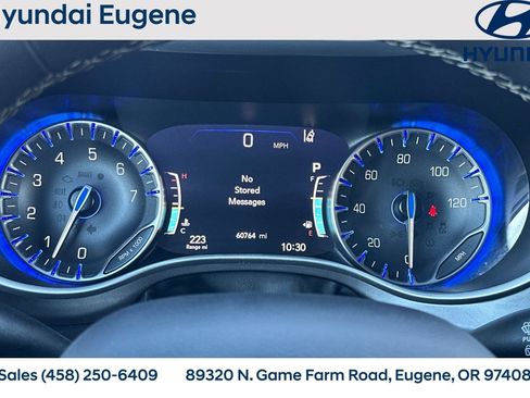 Used 2024 Chrysler Pacifica Touring-L image 30