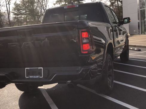 New 2026 RAM 1500 4x4 Crew Cab image 7