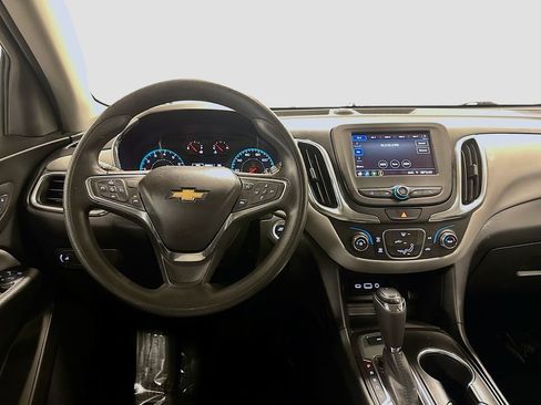 Used 2020 Chevrolet Equinox LS image 24