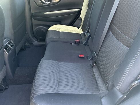 Used 2018 Nissan Rogue SV AWD/4WD image 11
