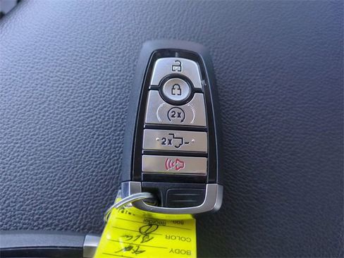 Certified 2025 Ford F350 Lariat w/ Chrome Package image 28