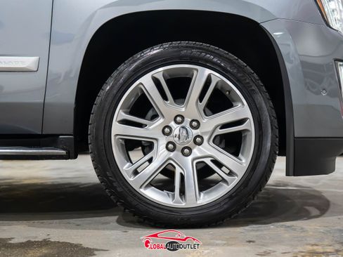 Used 2019 Cadillac Escalade ESV Luxury image 10