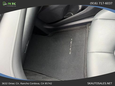 Used 2021 Toyota Camry SE w/ Carpet Mat Package (TMS) image 22