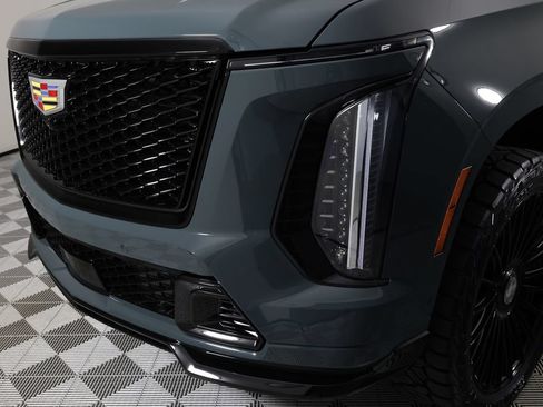 Used 2026 Cadillac Escalade V AWD/4WD image 46