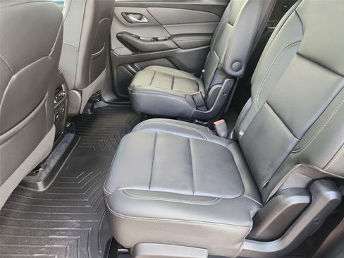 Used 2023 Chevrolet Traverse LT w/ LT Premium Package AWD/4WD image 26