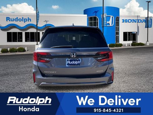 New 2026 Honda Odyssey Touring image 4
