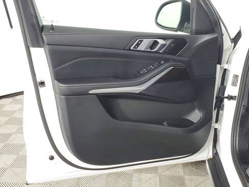 Used 2025 BMW X5 xDrive40i w/ Parking Assistance Package AWD/4WD image 25