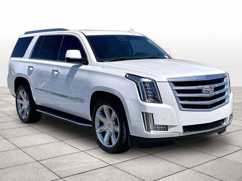Used 2019 Cadillac Escalade Luxury AWD/4WD image 2