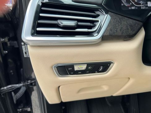 Used 2022 BMW X5 xDrive40i w/ Premium Package AWD/4WD image 19