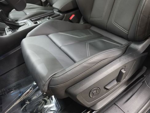 Used 2024 Audi Q3 2.0T Premium Plus image 25