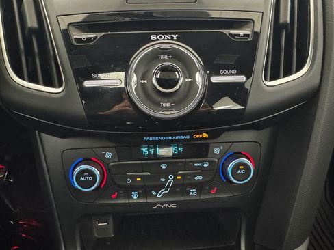 Used 2017 Ford Focus RS image 23