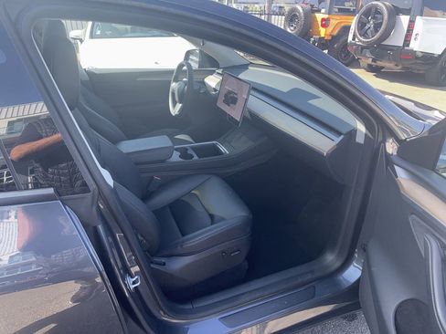 Used 2024 Tesla Model Y Long Range image 15