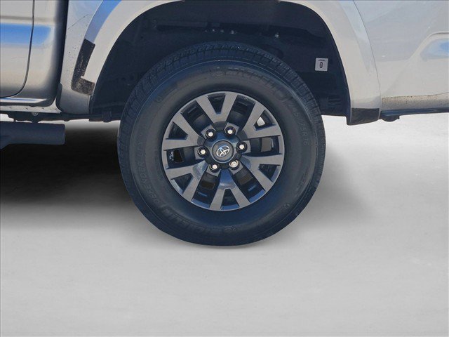 Used 2020 Toyota Tacoma SR5 RWD image 22