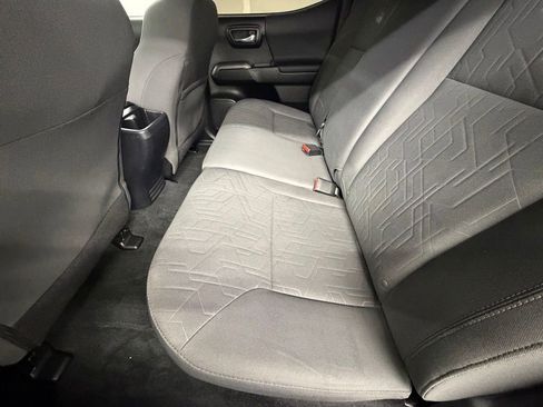 Used 2018 Toyota Tacoma TRD Sport w/ Technology Package RWD image 38