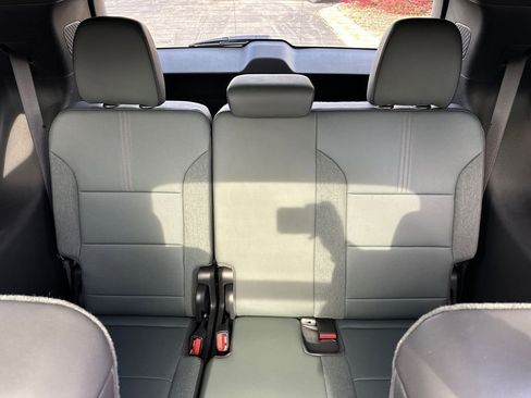 Used 2025 GMC Acadia AT4 w/ Luxury Package image 13