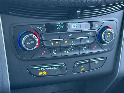 Used 2018 Ford Escape SEL image 19