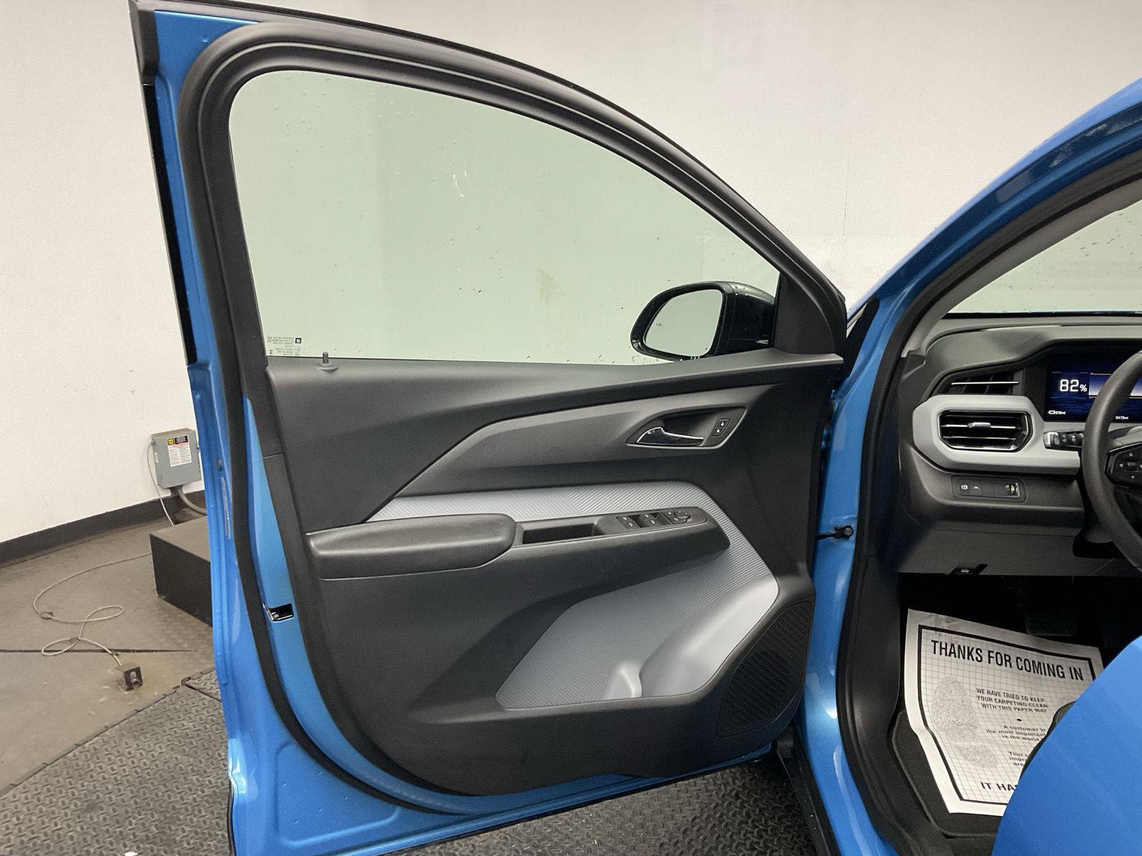 Used 2027 Chevrolet Bolt LT FWD image 9