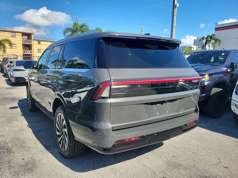 Used 2025 Lincoln Navigator Black Label image 16