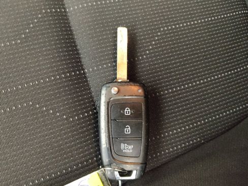 Used 2020 Hyundai Venue SE FWD image 32