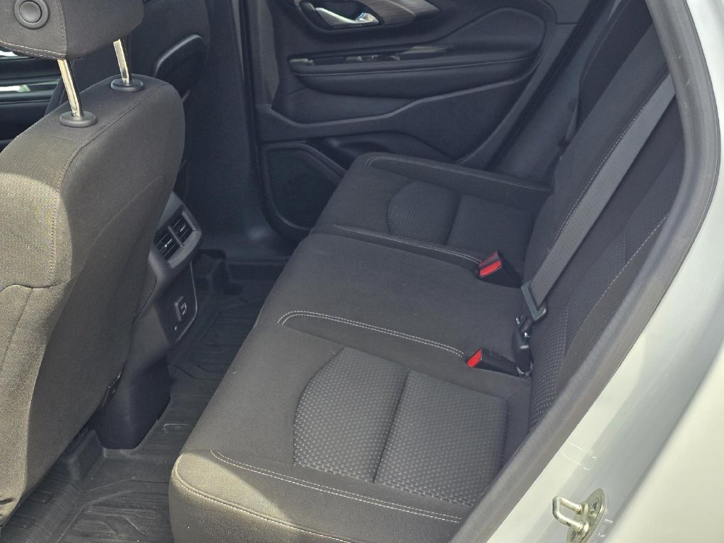 Used 2024 GMC Terrain SLE w/ Driver Convenience Package FWD image 15