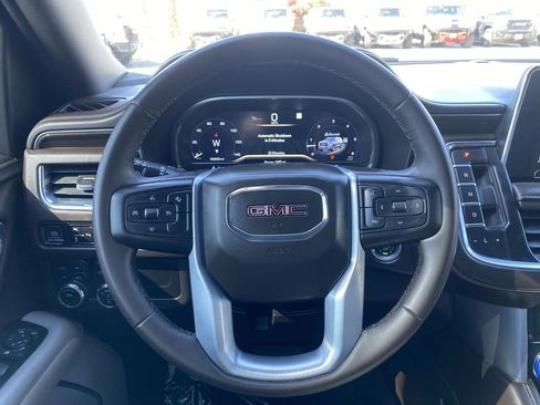 Used 2023 GMC Yukon SLE image 11