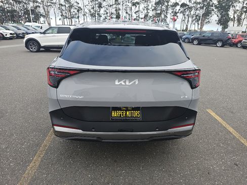 New 2026 Kia Sportage S image 4