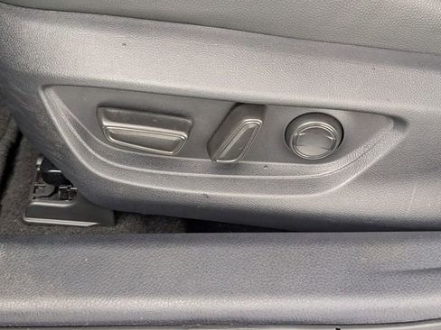 Used 2025 Toyota Camry SE FWD image 13