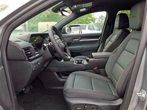 New 2026 GMC Terrain AT4 w/ Convenience Package III AWD/4WD image 9