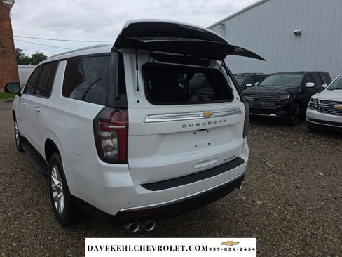 Used 2024 Chevrolet Suburban Premier AWD/4WD image 33