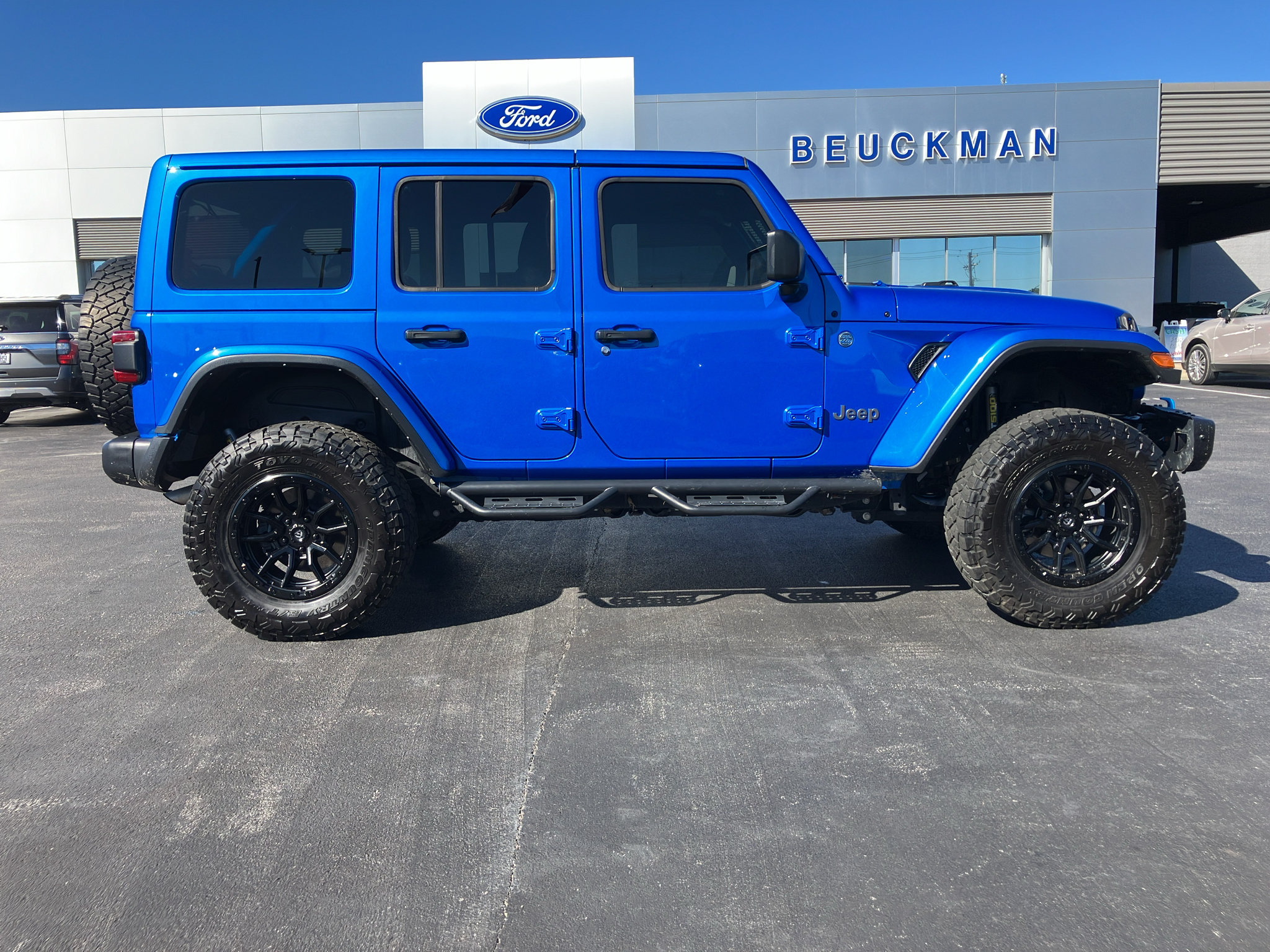 Used 2024 Jeep Wrangler Unlimited Rubicon 4xe AWD/4WD image 7