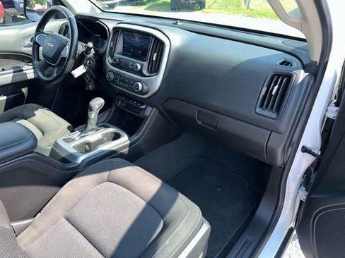 Used 2022 Chevrolet Colorado LT w/ Safety Package RWD image 28