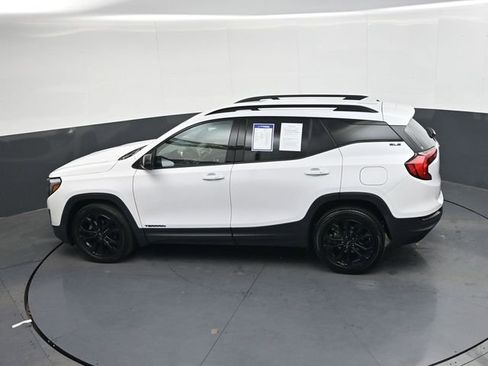 Used 2021 GMC Terrain SLE w/ Elevation Edition image 24